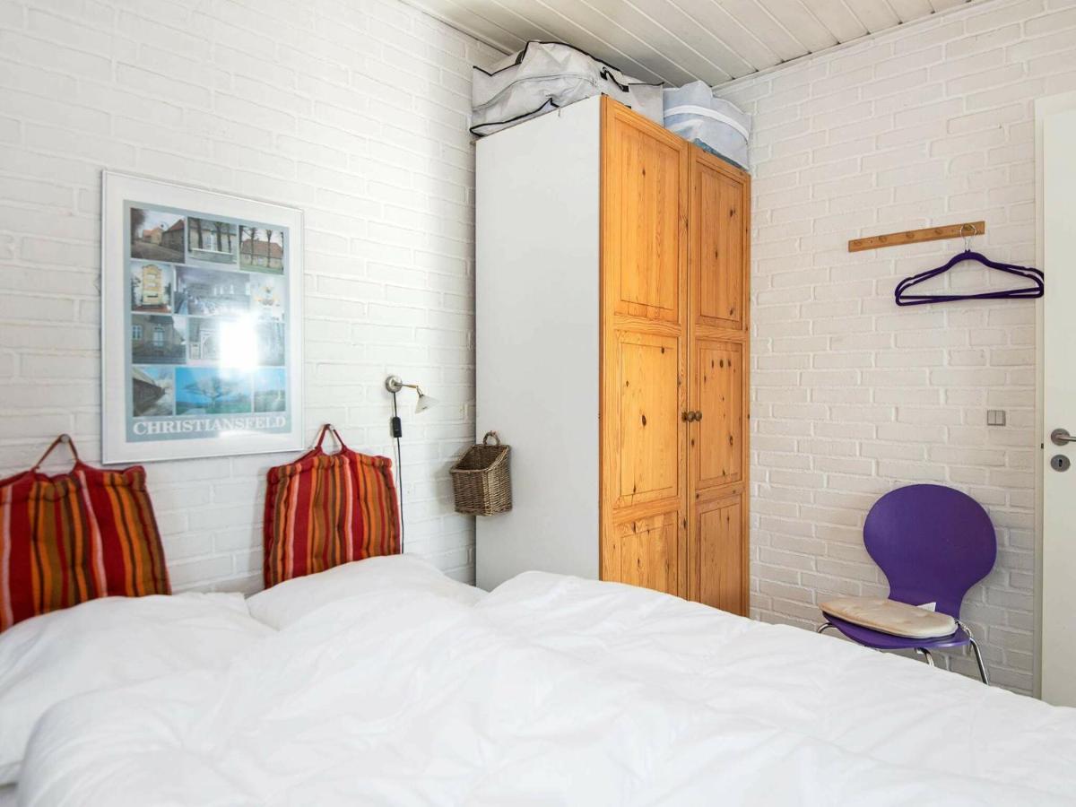 One-Bedroom Holiday Home In Grasten Ronshoved Экстерьер фото